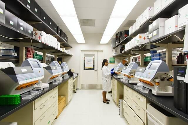Instalaciones de laboratorio para fabricación de cosméticos y productos de aseo
